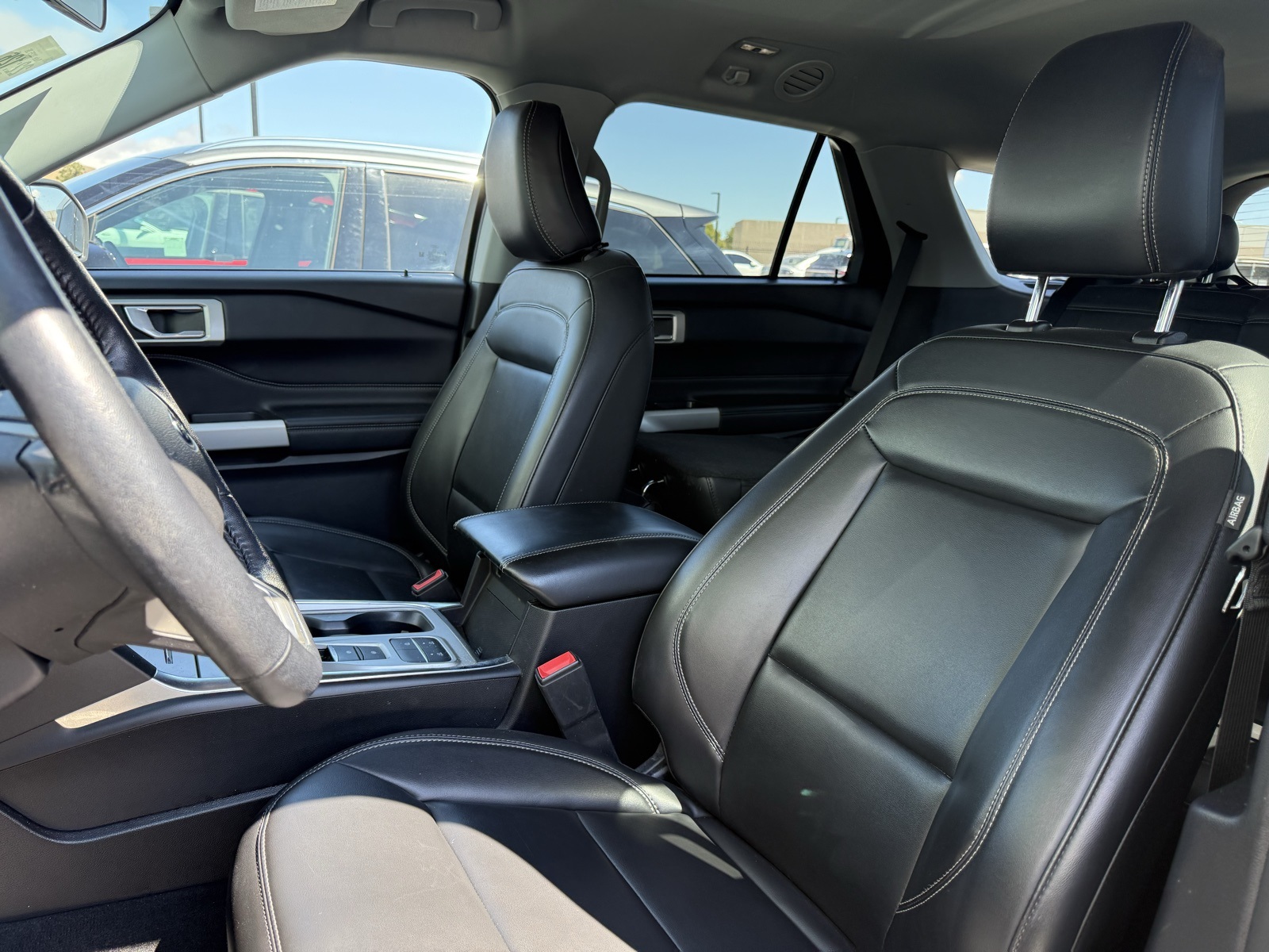 2022 Ford Explorer XLT photo 6