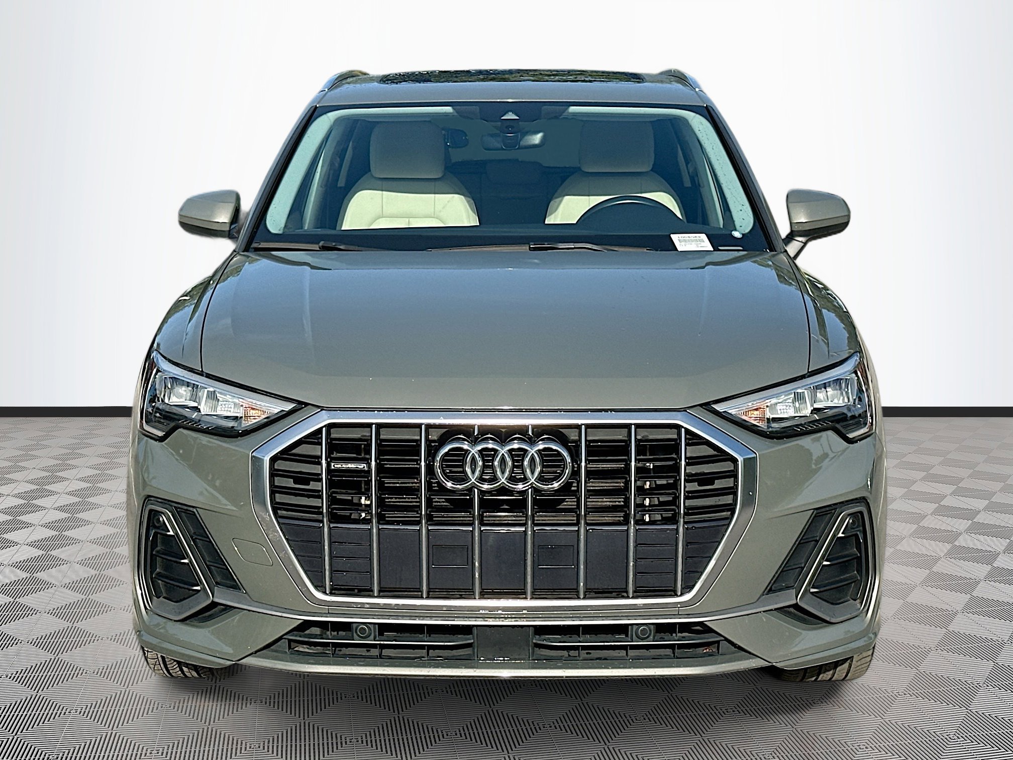 2020 Audi Q3 S line Premium photo 2