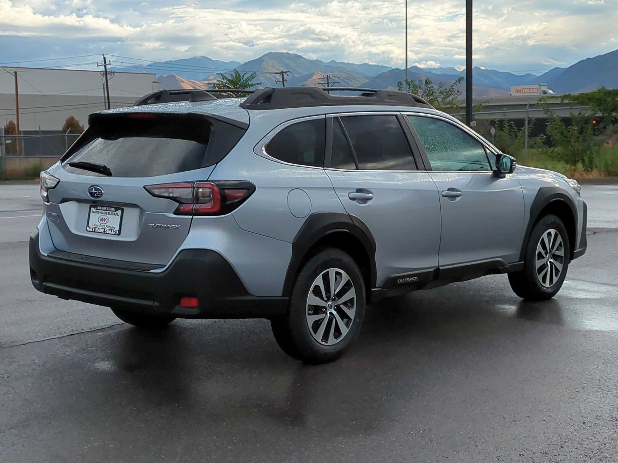 2025 Subaru Outback Premium photo 3