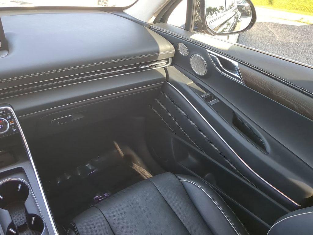 2024 Genesis GV80 3.5T Advanced photo 16