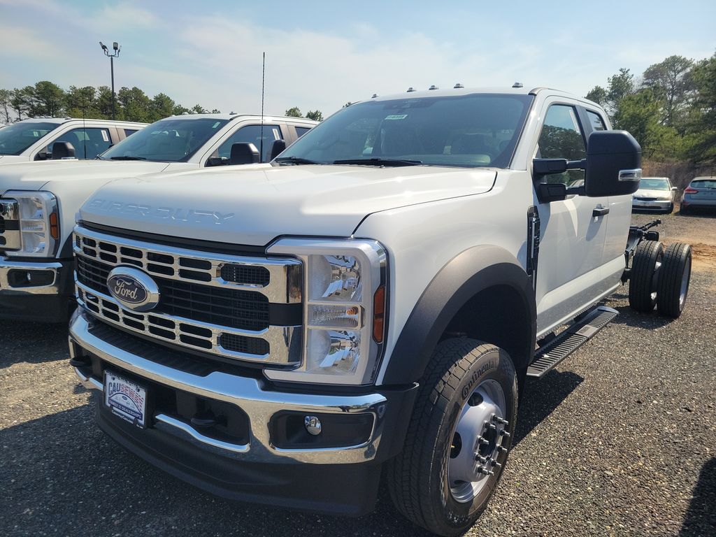 2025 Ford F-450 Super Duty Chassis Cab XL's photo