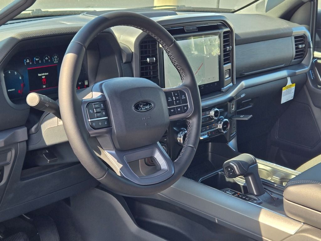 2025 Ford F-150 XLT photo 18