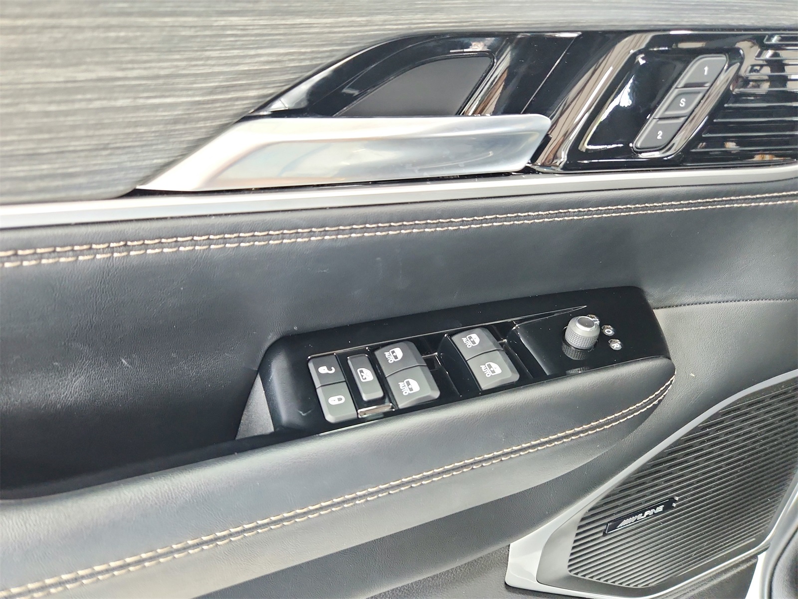2024 Jeep Wagoneer Series II photo 37