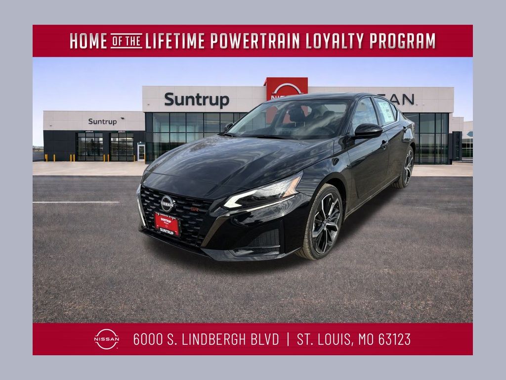 2025 Nissan Altima SR's photo