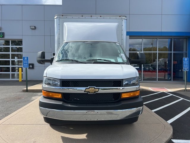 2024 Chevrolet Express Cutaway 3500 photo 8
