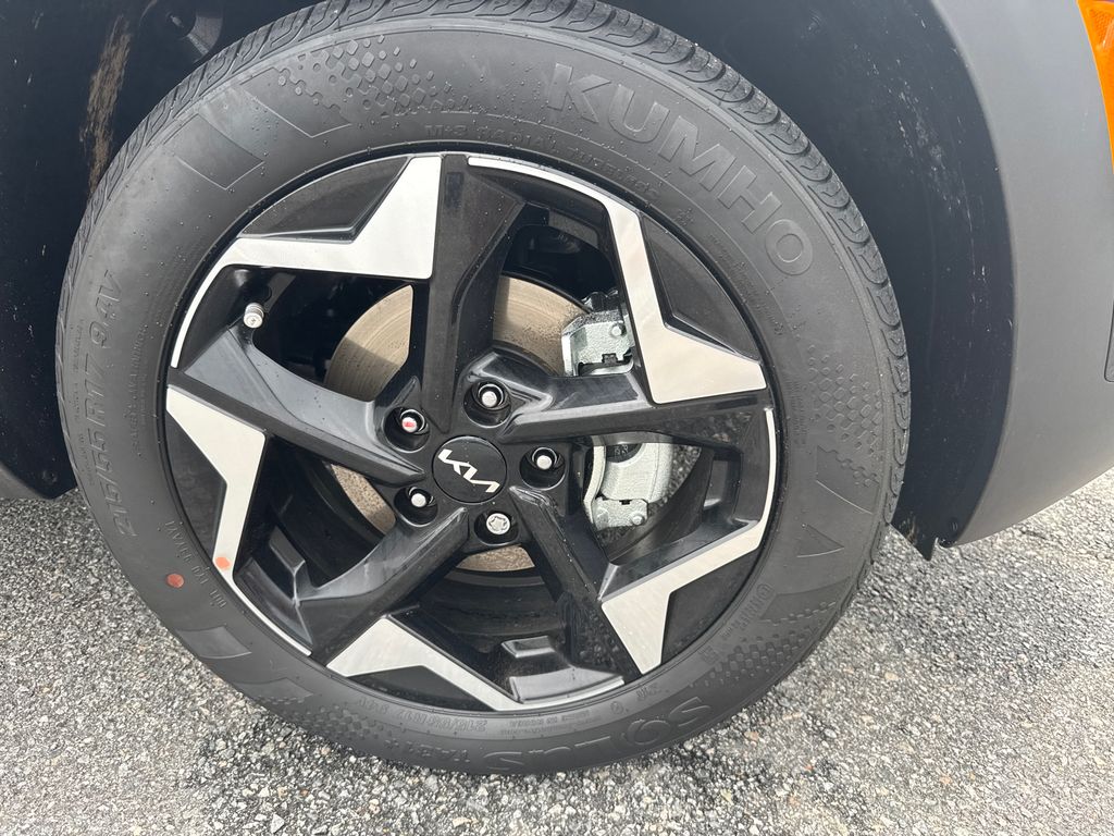 2025 Kia Seltos S photo 12
