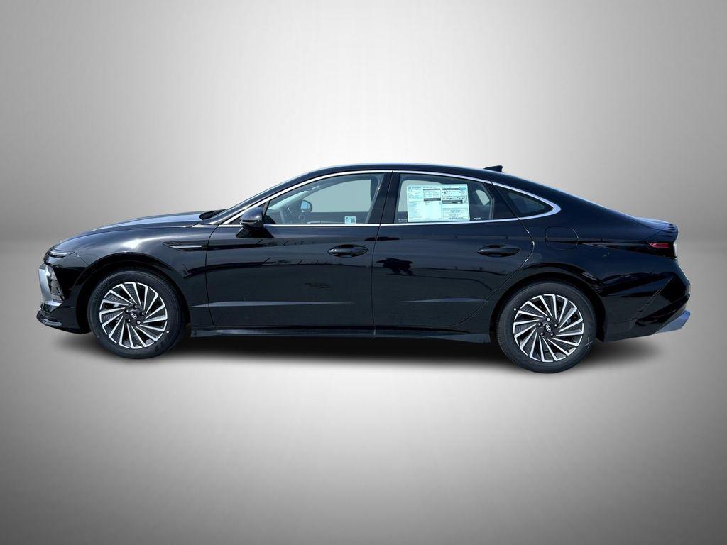 2025 Hyundai Sonata Hybrid SEL photo 8