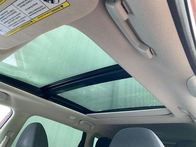 2020 Nissan Rogue SV photo 16