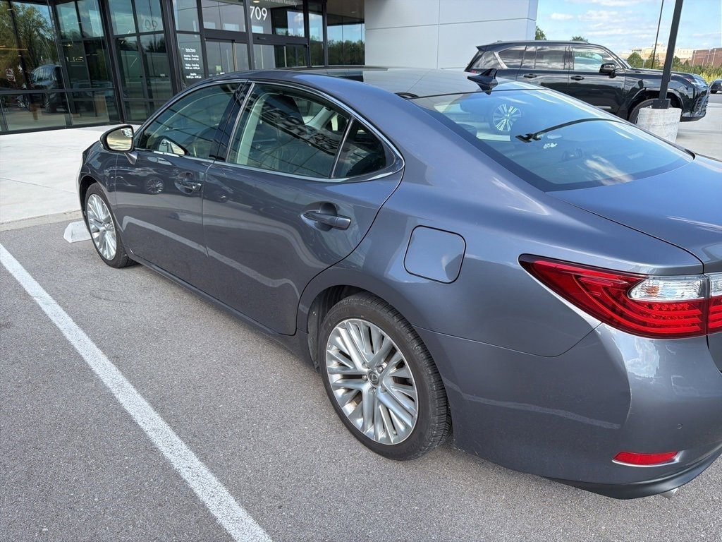 2015 Lexus ES 350 photo 2