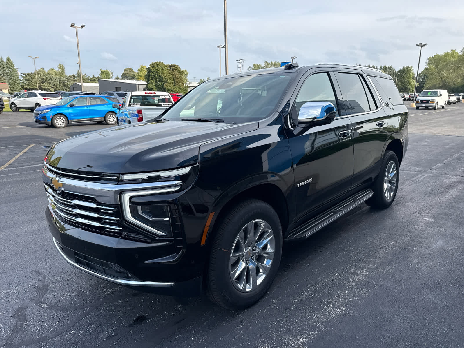 2025 Chevrolet Tahoe Premier photo 3