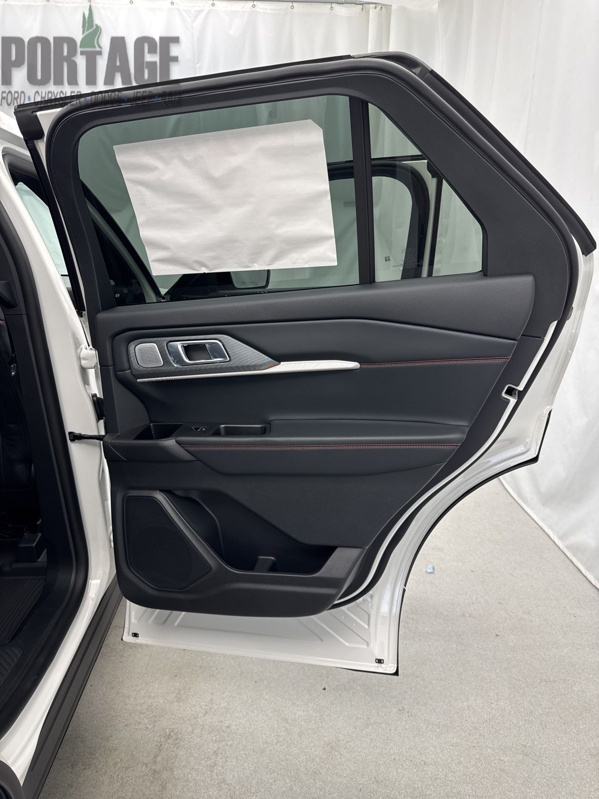 2025 Ford Explorer ST photo 38