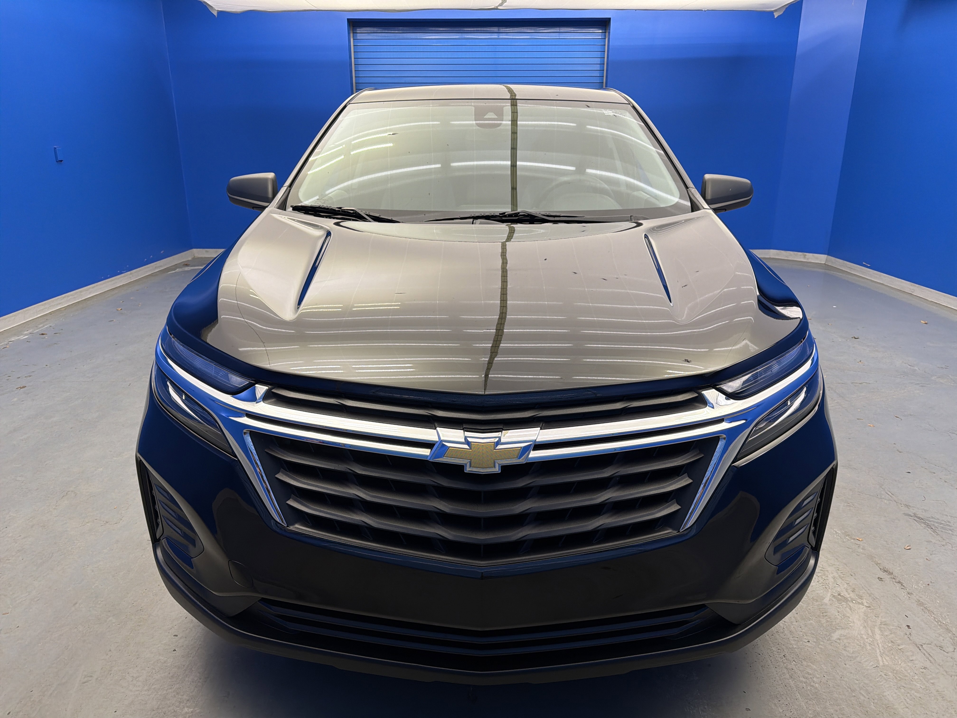 2022 Chevrolet Equinox LS photo 2