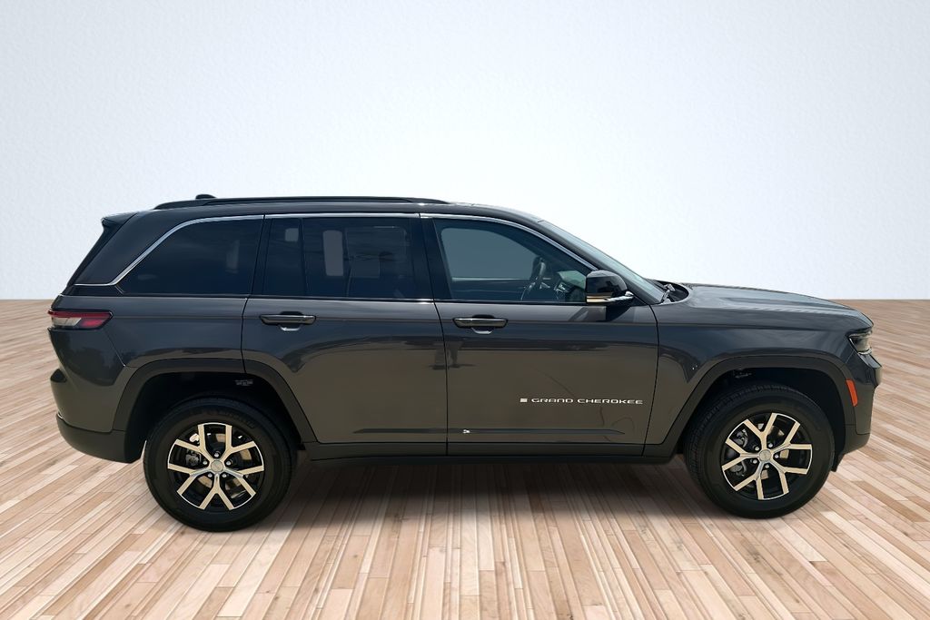 2025 Jeep Grand Cherokee Limited photo 2