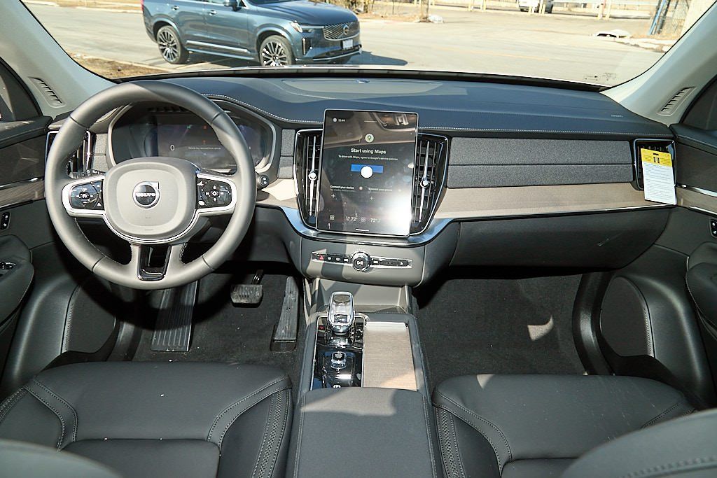 2026 VOLVO XC90 - Image 24