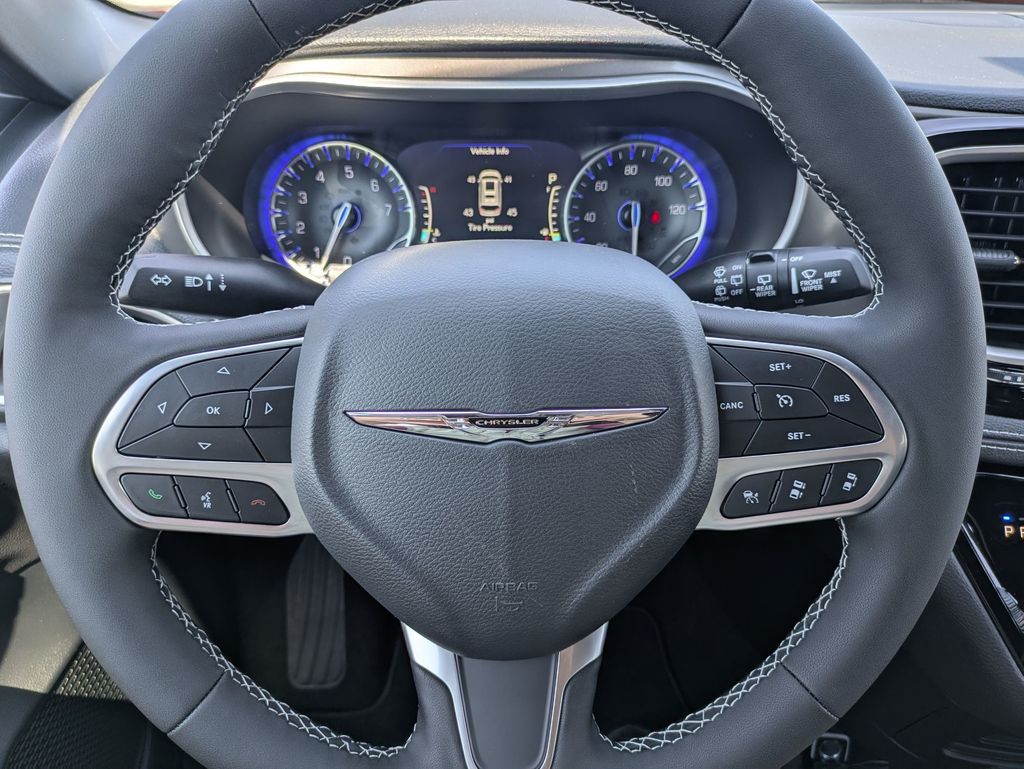 2026 Chrysler Pacifica photo 14