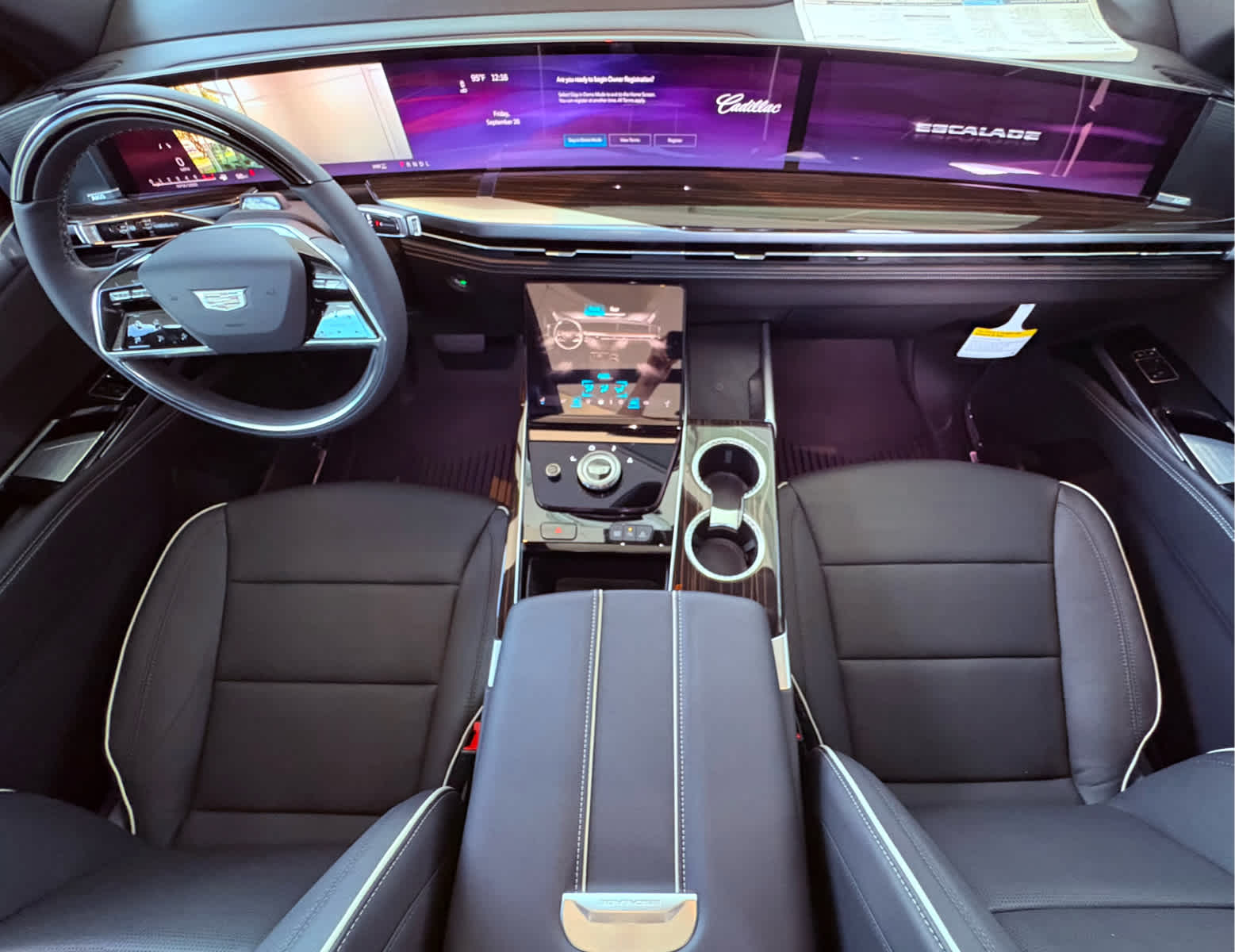 2025 Cadillac Escalade Premium Luxury photo 19