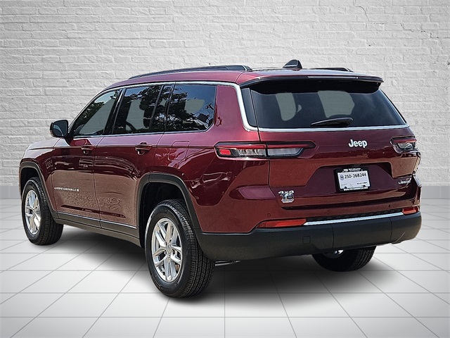 2025 Jeep Grand Cherokee Laredo photo 3