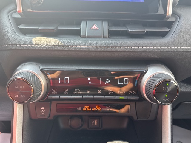 2024 Toyota RAV4 Hybrid LE photo 31