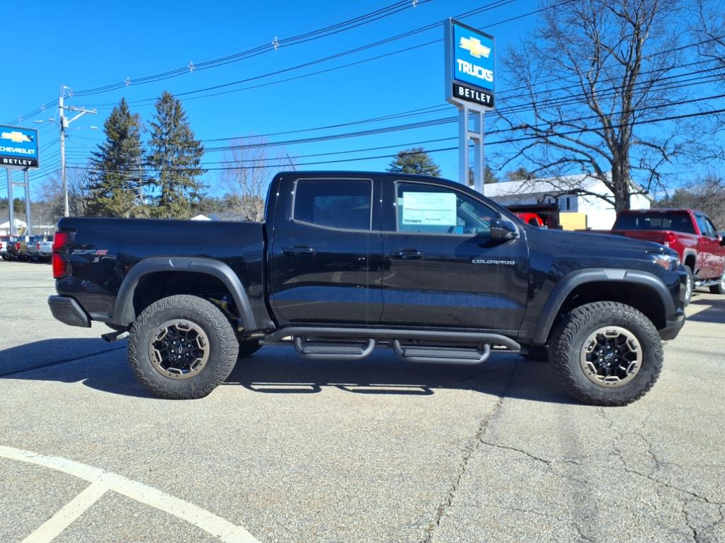 2025 Chevrolet Colorado ZR2 photo 2