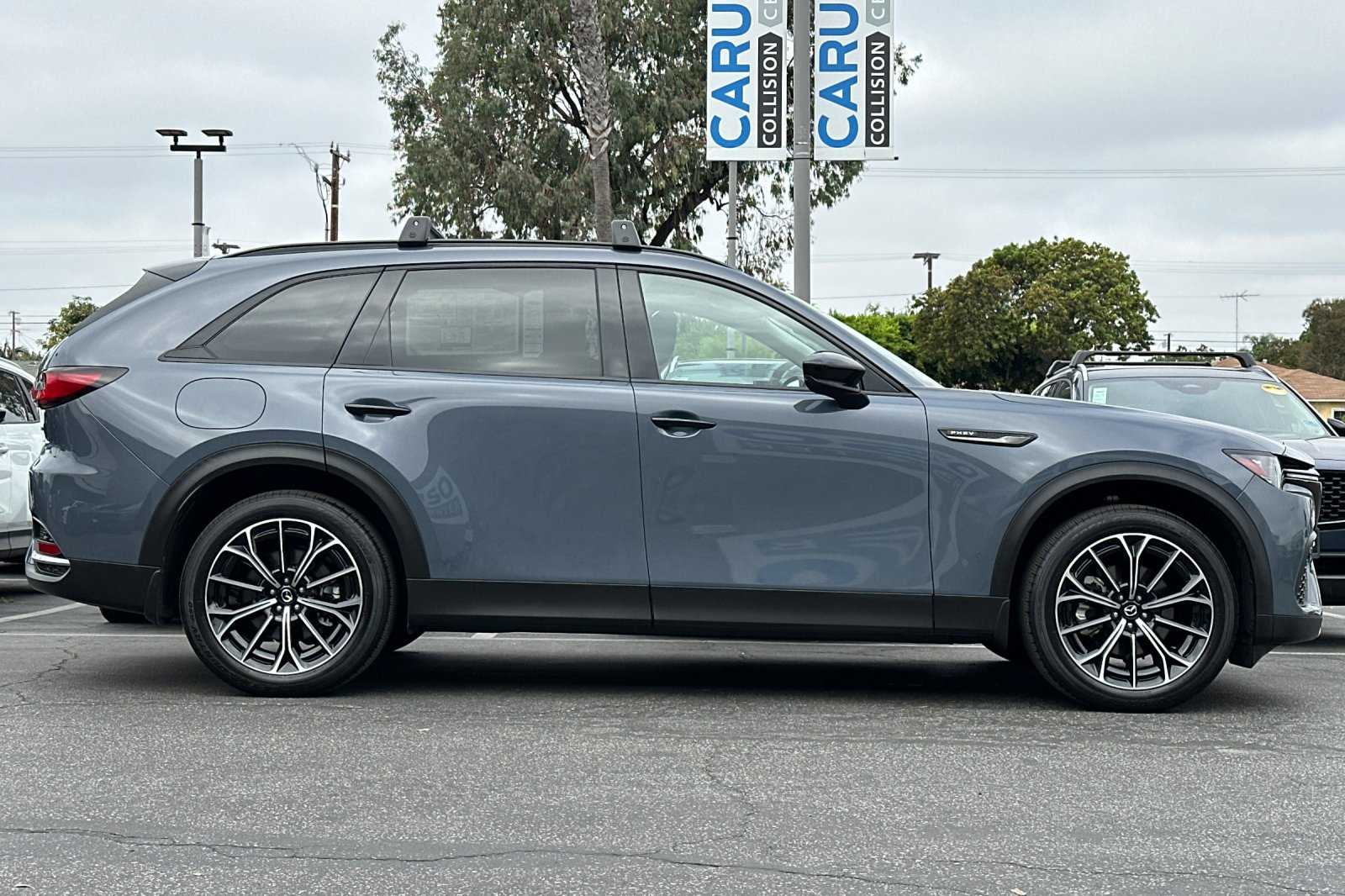 2025 Mazda CX-70 Premium photo 3