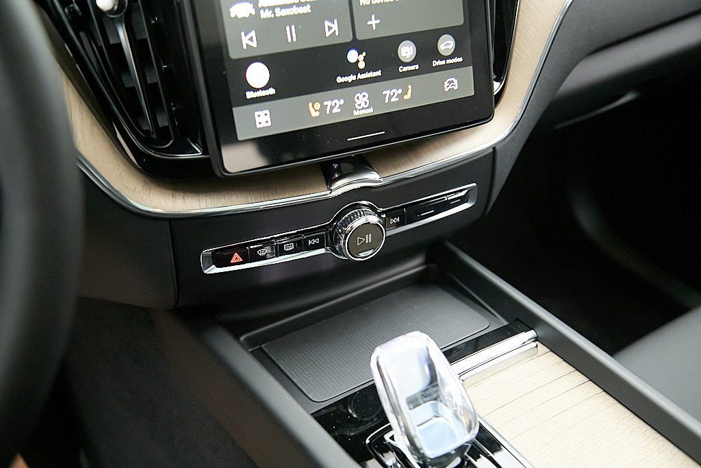 2026 VOLVO XC60 - Image 16