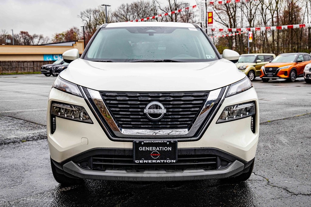 2023 Nissan Rogue SV photo 2