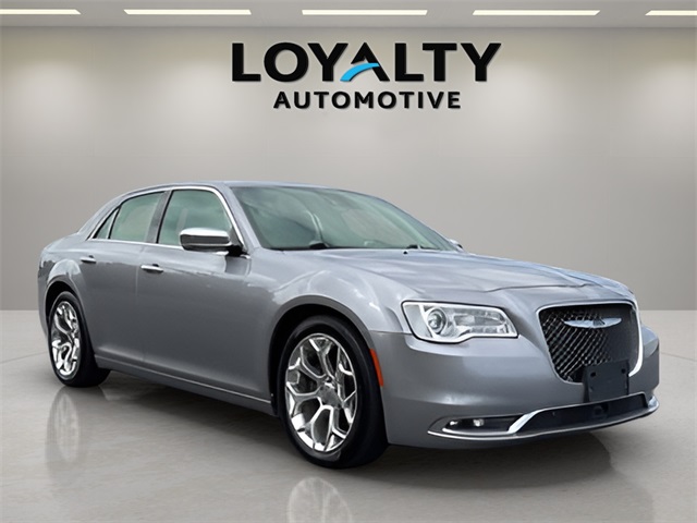 2016 Chrysler 300 C Platinum photo 3