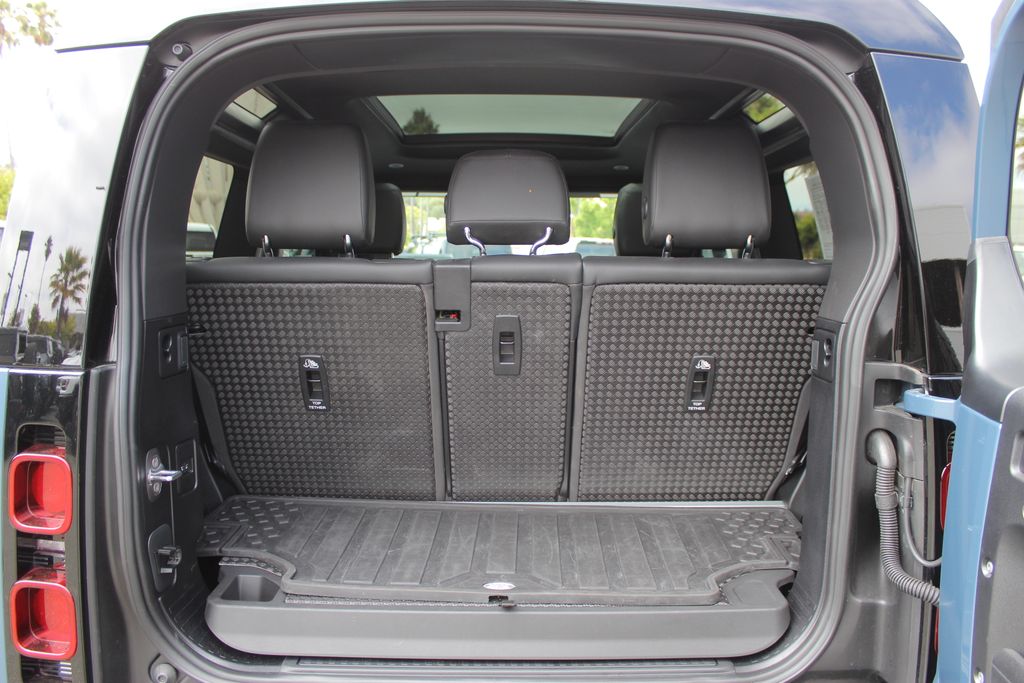 2024 Land Rover Defender 90 X-Dynamic SE photo 11