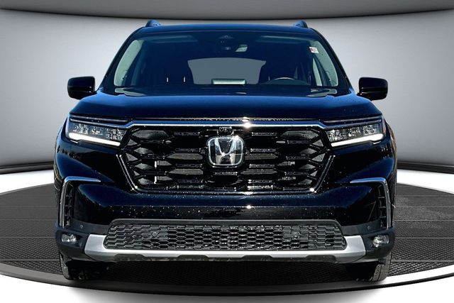 Used 2023 Honda Pilot Elite with VIN 5FNYG1H8XPB025904 for sale in Kansas City