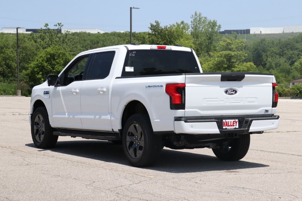 2025 Ford F-150 Lightning photo 5