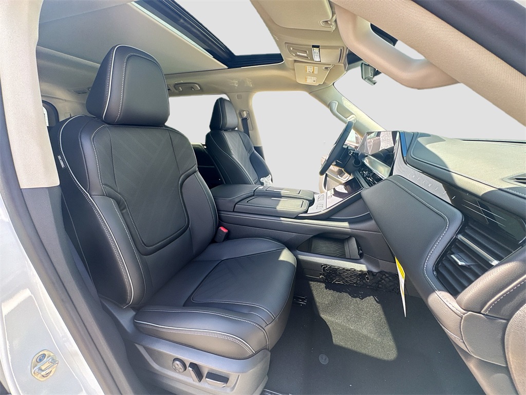 2026 Infiniti QX80 Luxe photo 29