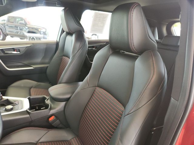 2025 Toyota RAV4 Hybrid XSE photo 11