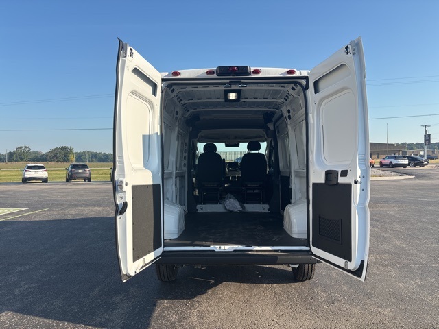 2025 Ram ProMaster 1500 SLT Cargo Van High Roof photo 5