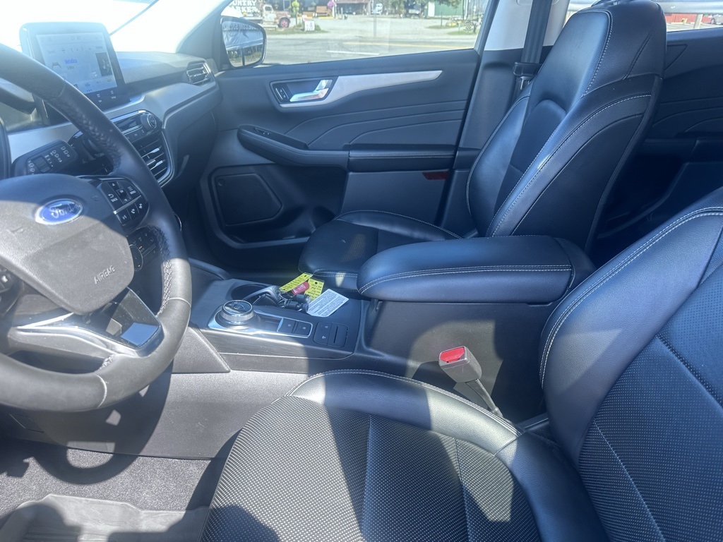 2022 Ford Escape SEL photo 3