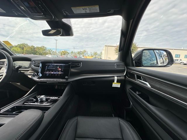 2024 Jeep Wagoneer L Series III photo 27