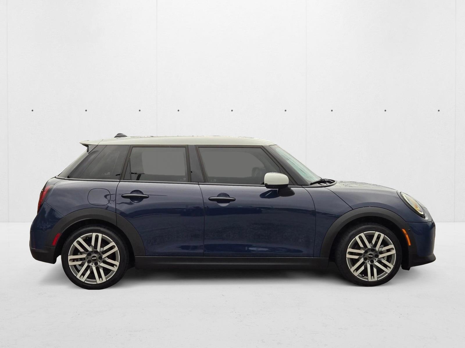 2025 Mini Cooper 4 Door Hardtop S photo 2