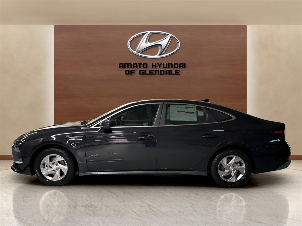 2025 Hyundai Sonata SE photo 2