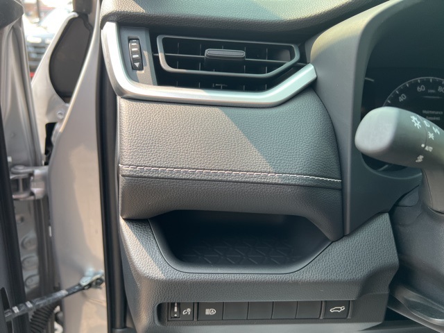 2023 Toyota RAV4 Hybrid XLE photo 21