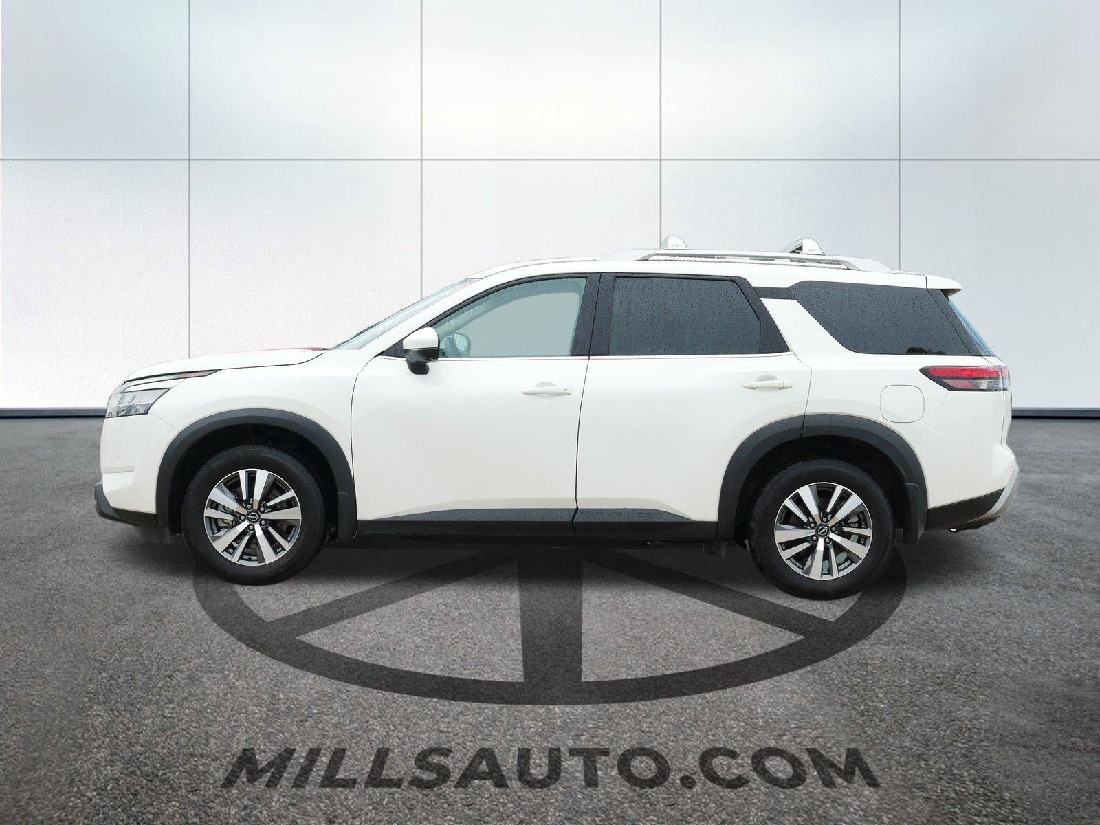 Certified 2024 Nissan Pathfinder SL with VIN 5N1DR3CCXRC239240 for sale in Willmar, Minnesota