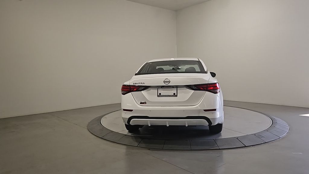 2025 Nissan Sentra SV photo 4