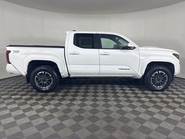 2024 Toyota Tacoma TRD Sport photo 2