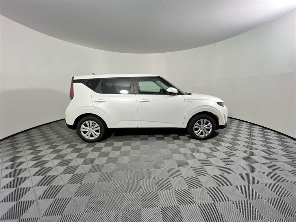 2025 Kia Soul LX S photo 2