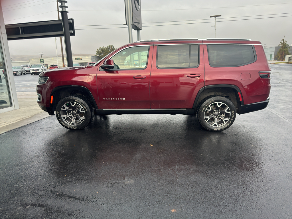 2022 Jeep Wagoneer Series III's photo
