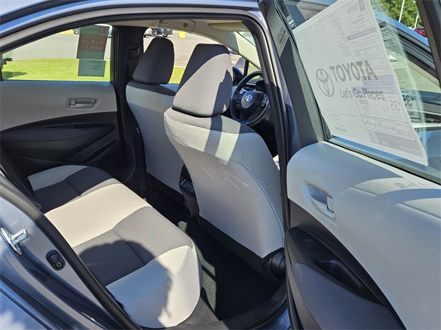 2025 Toyota Corolla LE photo 13