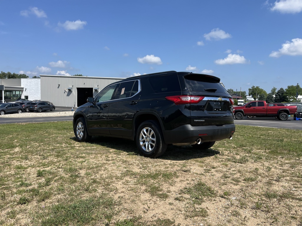 2019 Chevrolet Traverse Cloth 1LT photo 2