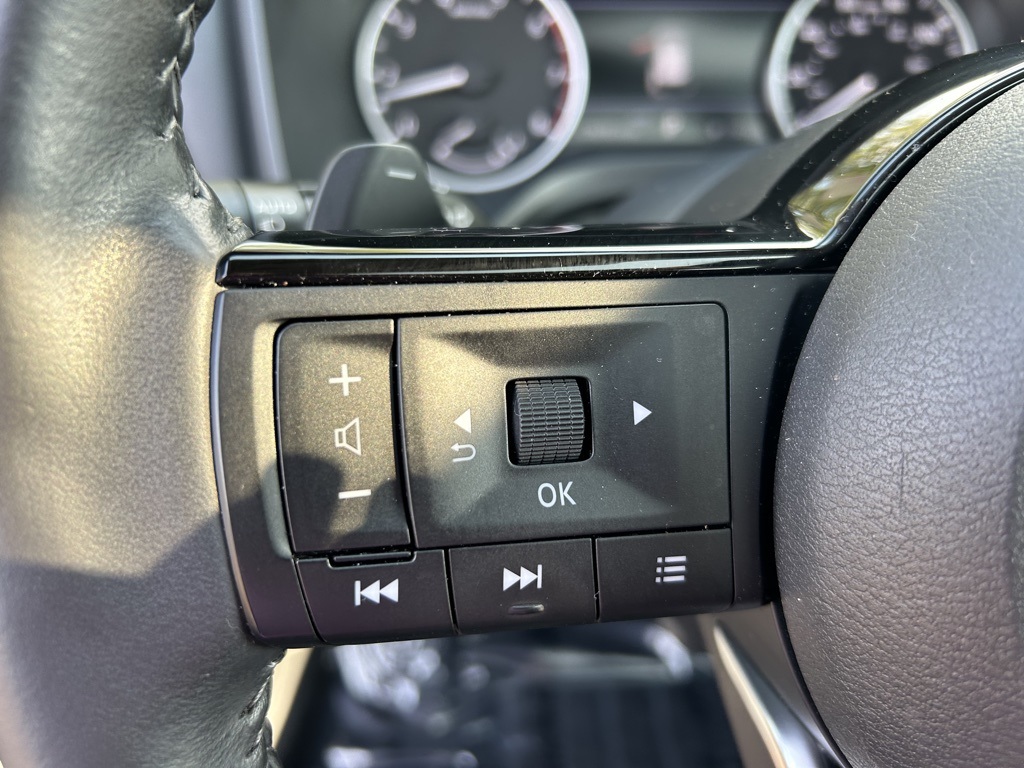 2022 Nissan Rogue SL photo 13