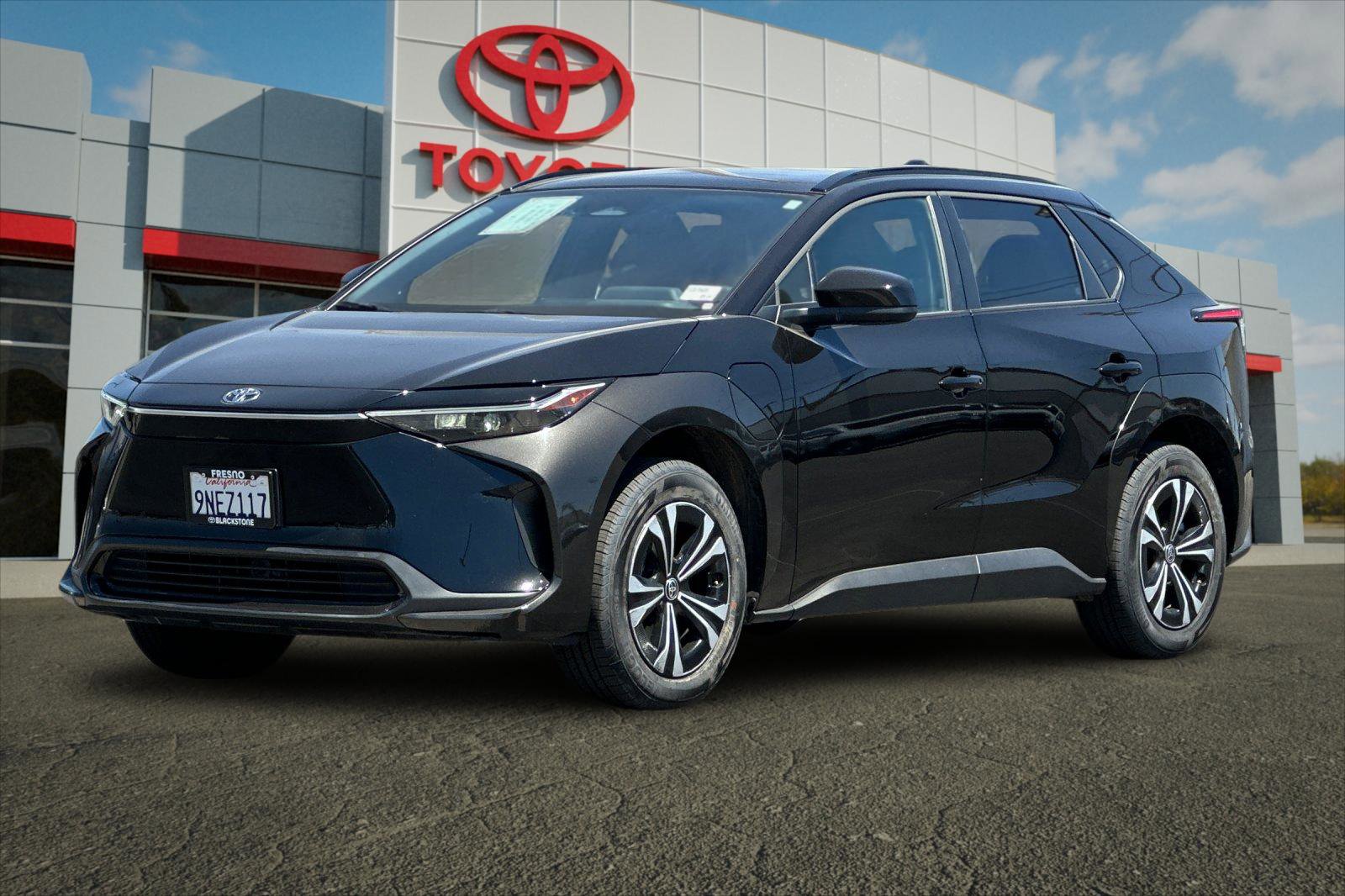 2024 Toyota bZ4X XLE photo 3