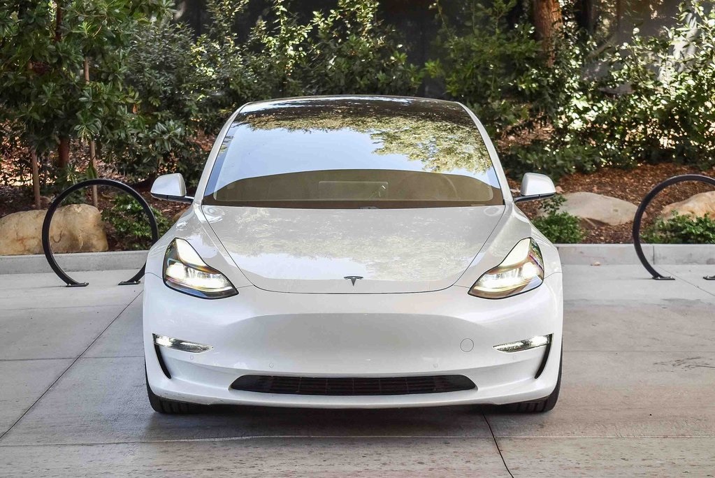 2021 Tesla Model 3 Long Range photo 2