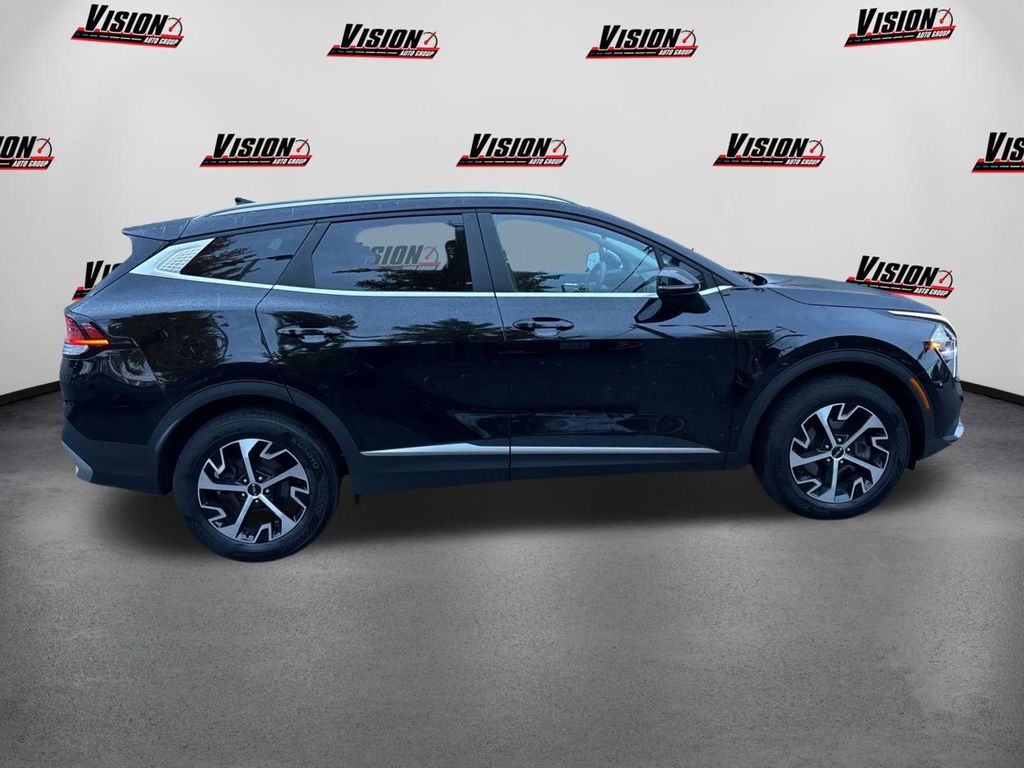 2023 Kia Sportage EX photo 4