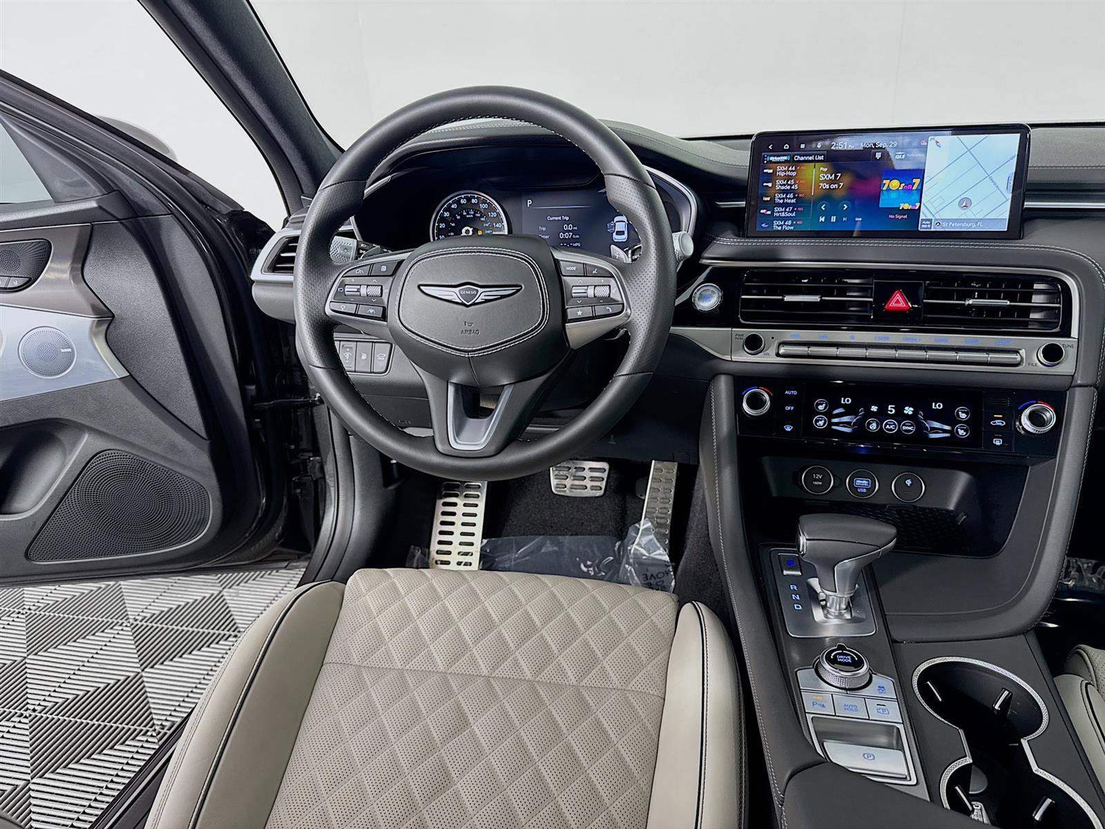 2025 Genesis G70 3.3T Sport Prestige photo 25